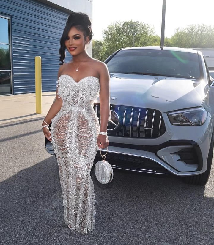 Diamond Chain Haute Couture Gown
Fall 2023 Collection DEPOSIT ONLY